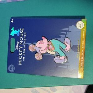 Mickey Mouse Main Attraction Pin